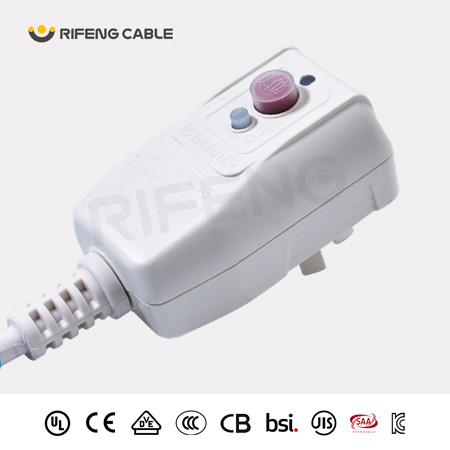 第?代3插(2P+PE)不可拆線漏電保護插頭