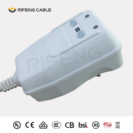 第?代3插(2P+PE)PE線可分斷漏電保護插頭(?動復(fù)位型)